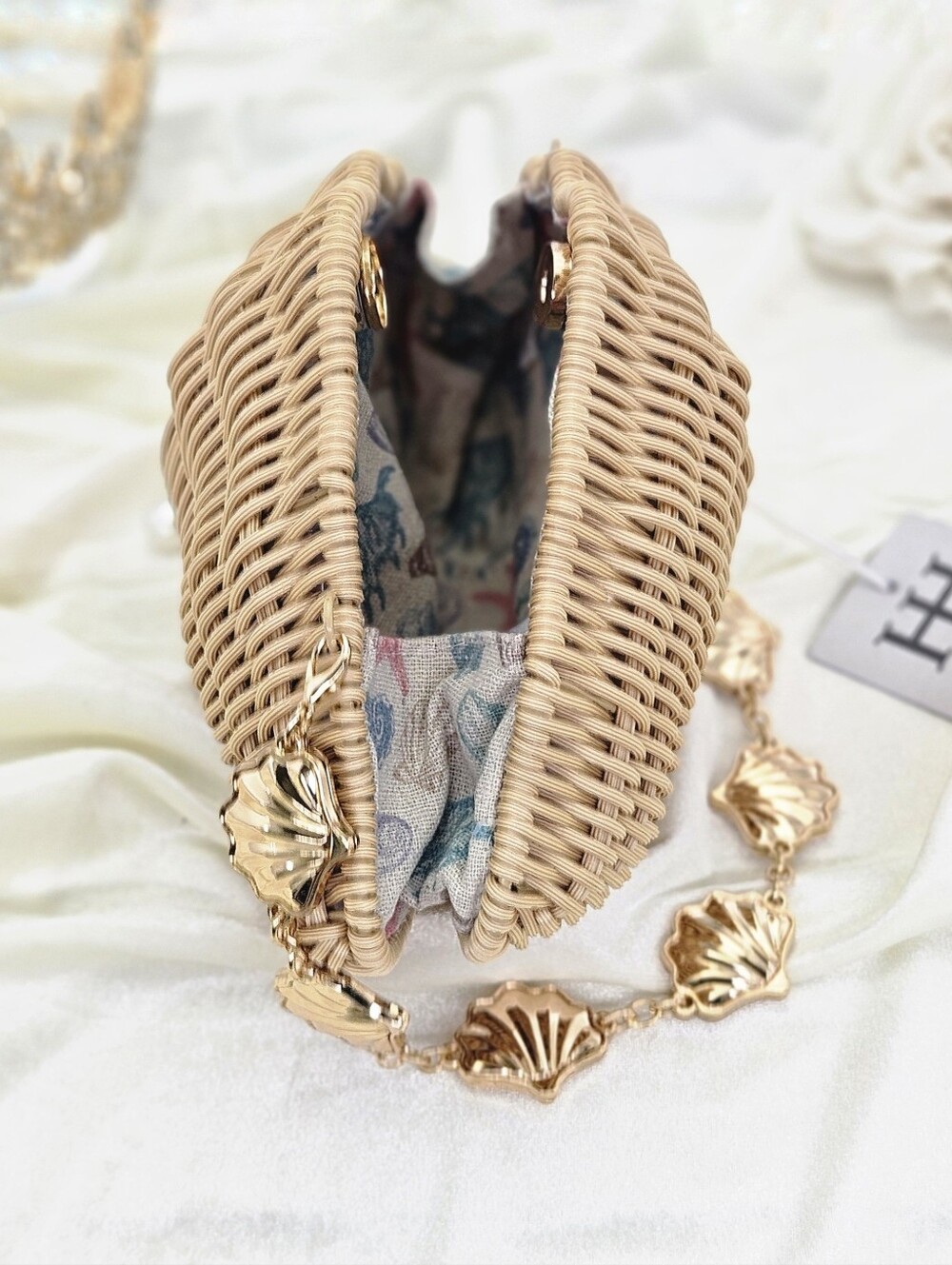 Viral Haute Hippie Shell Bag Seashell Clutch Natural Woven Bag Gold Chain Purse - Picture 5 of 9